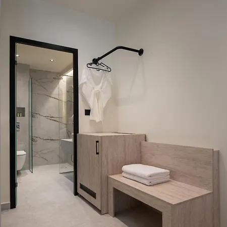 Phos Luxury Living 3*