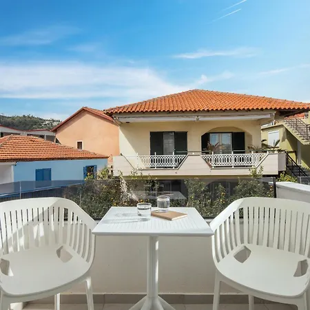 Phos Luxury Living Lejlighedshotel